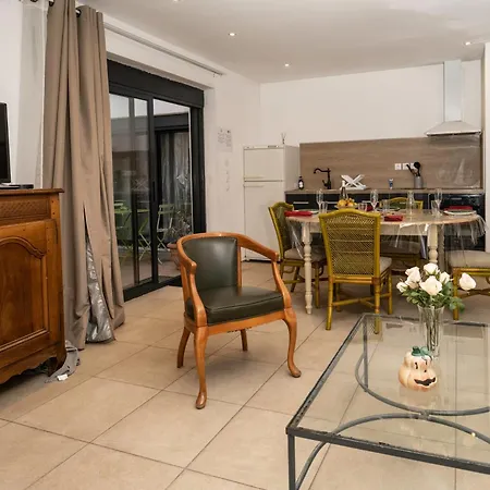 Cote Cour: Charming 3-Star Residence in Beziers Exterior photo